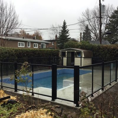 Clôture de piscine, rampe en verre intérieur et clôture intimité à Laval (Vimont)