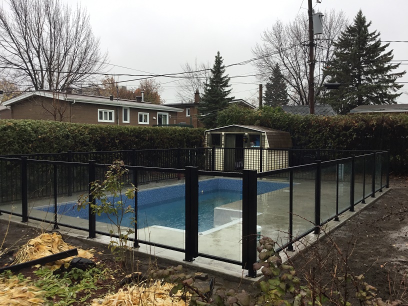 Clôture de Piscine en Verre et/ou en Aluminium - Rampes et Balcons