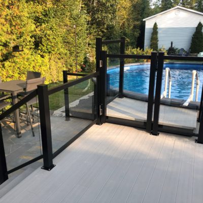 Refurbishment of a deck with aluminum railing in Saint-Donat