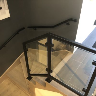 Interior glass railings in Montreal