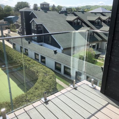 Glass railings at Manoir Saint-Sauveur