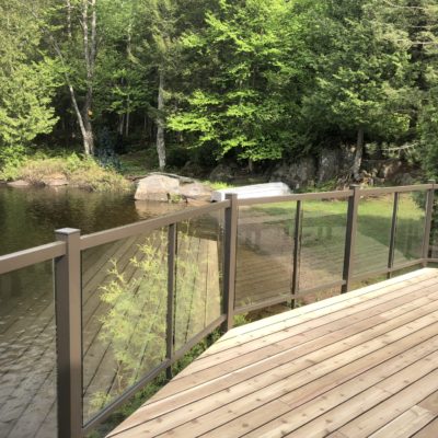 Cedar deck and glass railing in Wentworth-Nord