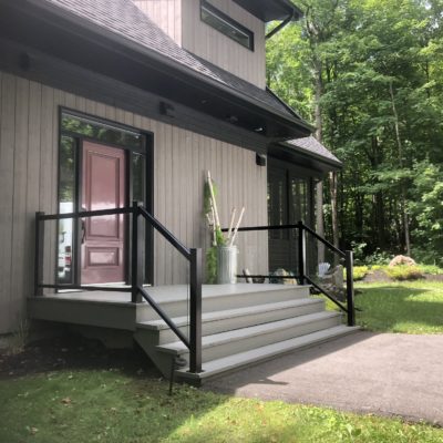 Exterior railing in Sainte-Anne-des-Lacs