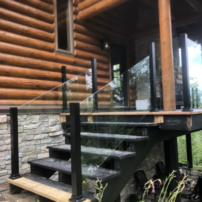 Engineered fibreglass floor and glass railing in saint-sauveur