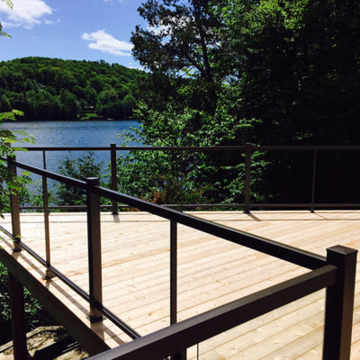 balcon en bois traité