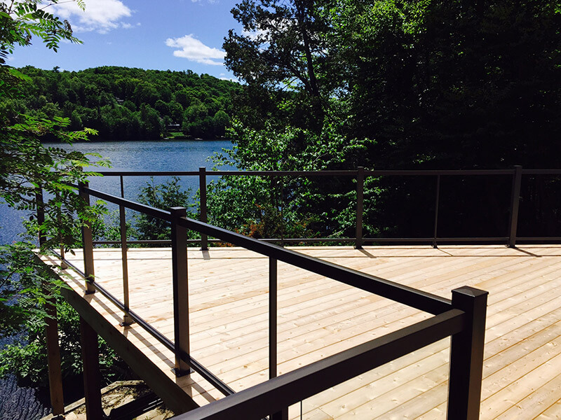 balcon en bois traité