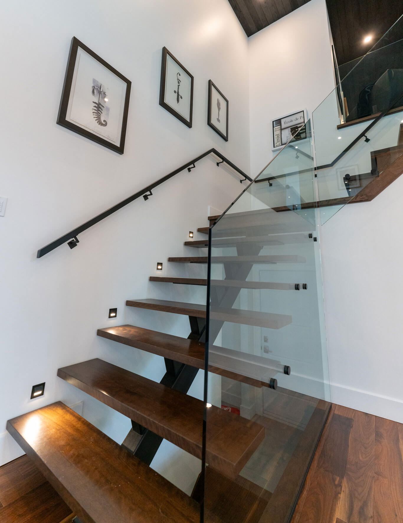 sturdy stringers staircase